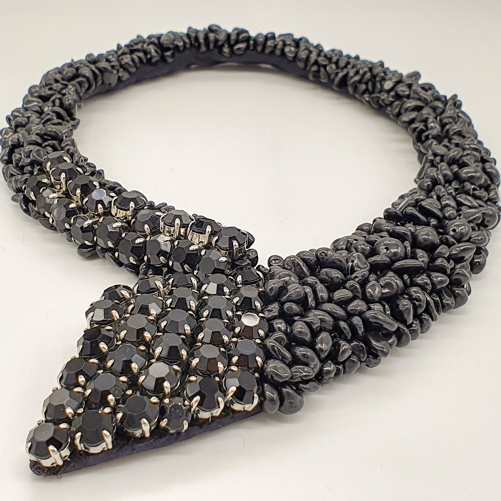 beaded collar necklace