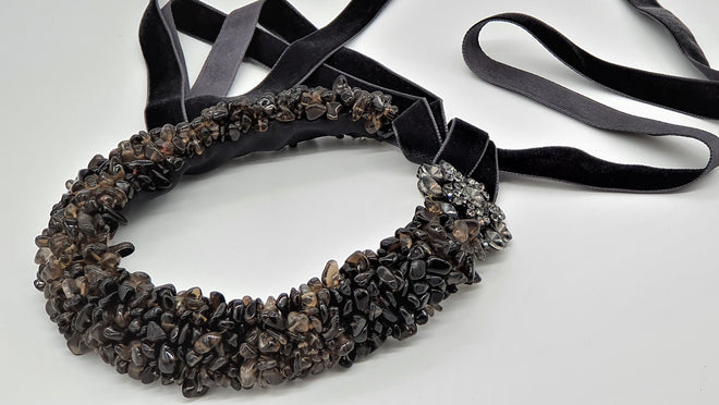 'Racoon Eyes' Collar